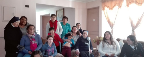 Ex alumnas visitan a Hna. María Carmona