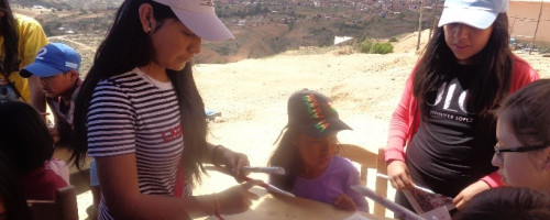 Jóvenes misioneros. Embajadores de buena voluntad llegan con un mensaje de amor.